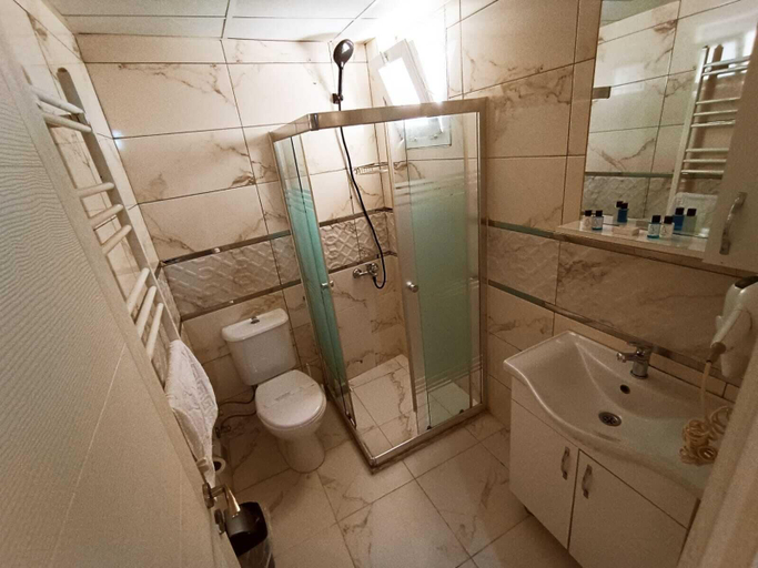 Bathroom, Aslan Suit, Buca