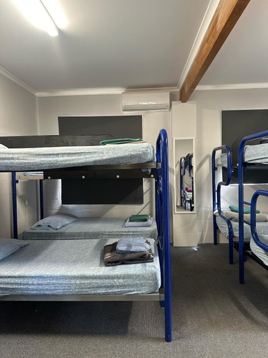 Others 2, Kalbarri Backpackers YHA, Northampton
