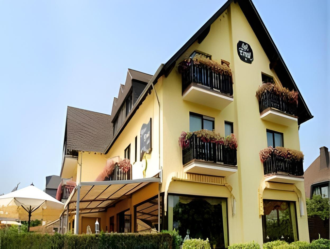 Exterior view 2, Hotel Cafv Ernst, Bernkastel-Wittlich