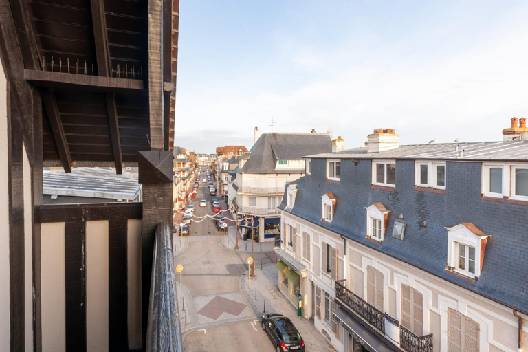 Others 4, Apartment with parking on Place de Morny, Calvados