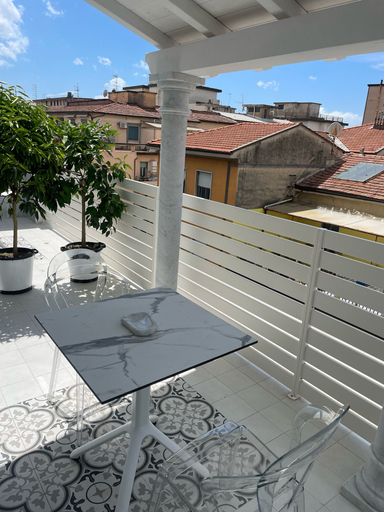 Terrace/patio, Colombo Street Station, Pisa
