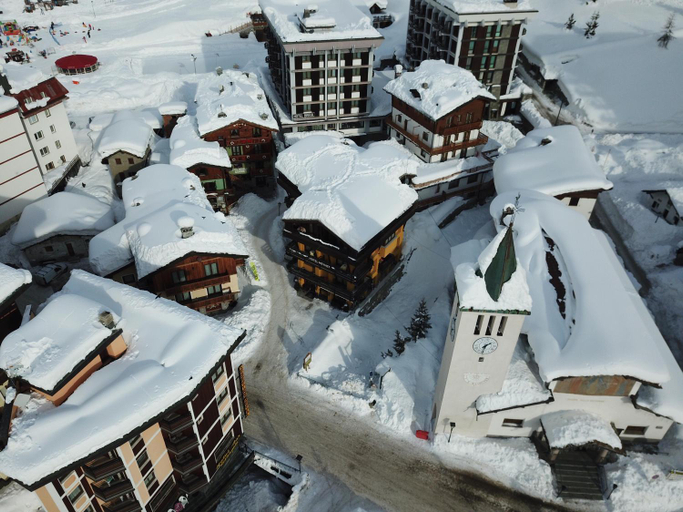 Others 4, Hotel Meynet, Aosta
