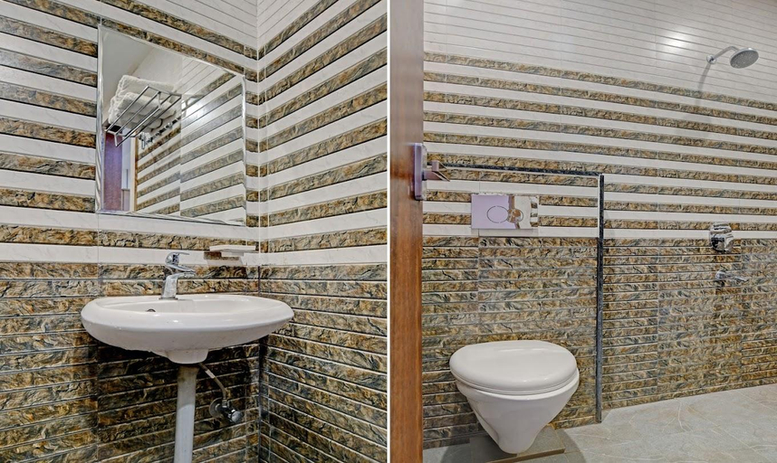 Bathroom, Hotel Shiv Chhaya, Indore