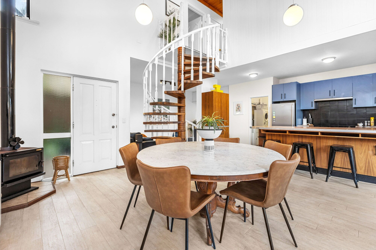Room 4, 3bdr Urban Family Retreat - Subiaco, Perth