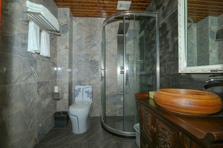 Bathroom 2, Zhangjiajie Mountainside, Zhangjiajie