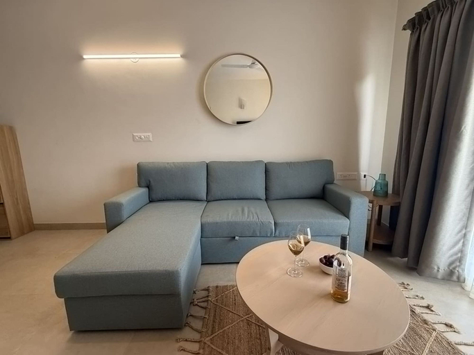 Room 4, Stylish 1BR in North Goa-5 Mins to Candolim Beach, North Goa