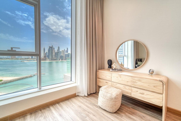 Room 3, Lush Sea View Living w Private Beach at the Palm, Dubai