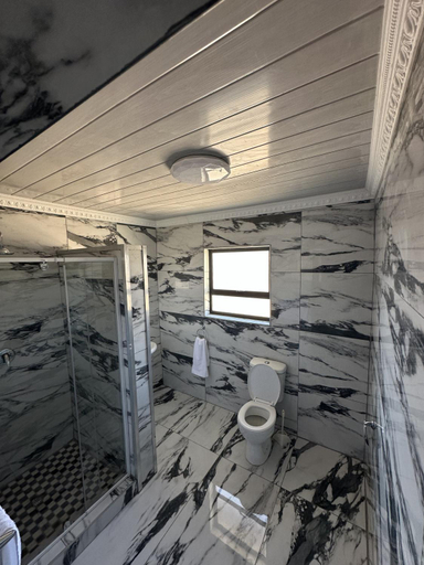 Bathroom 4, Harry's Luxury Guest House, Ngaka Modiri Molema