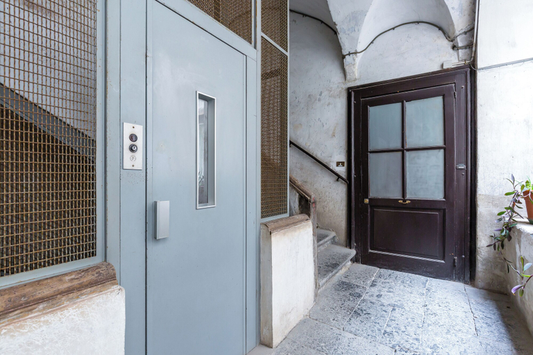 Exterior 5, San Marcellino Cool and Central by Napoliapartments, Napoli