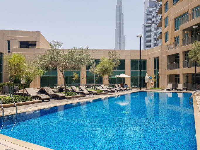 Room 3, Chic 2BR Downtown Haven w Balcony City Views, Dubai