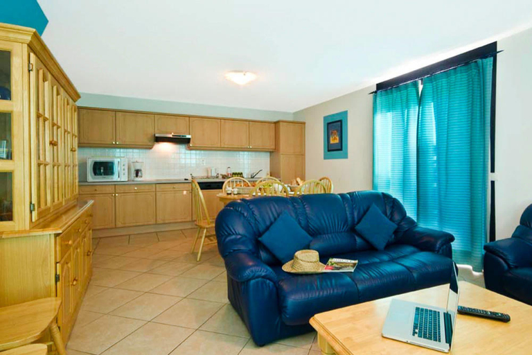 4, Standard Terraced House in Residence, Var