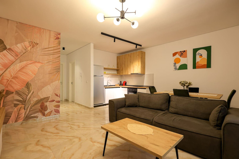 Room 4, Elegant Apartment Large Balcony - Beach Resort, Durrësit