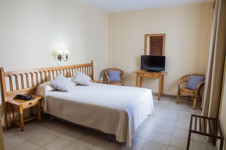 Bedroom 3, Hotel Tres Jotas Conil, Cádiz