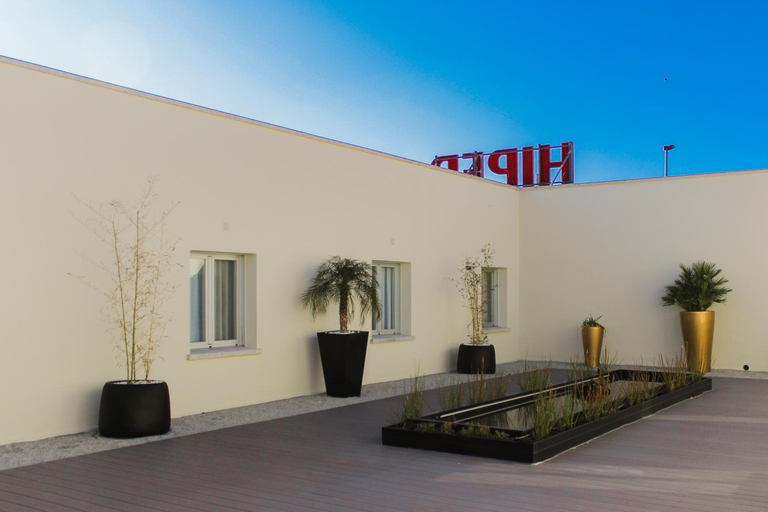 Others 4, Hotel Nacional, Girona