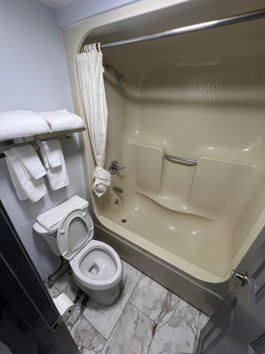 Bathroom 2, Westowne Inn Paducah - Exit 4, McCracken