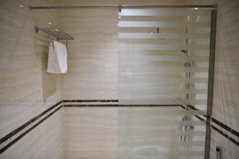 Bathroom 5, Pestana Hotel & Suites 2, Riyadh