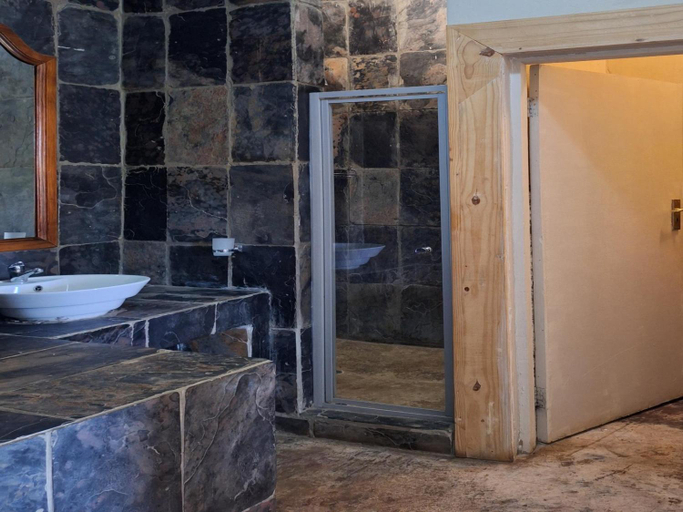 Bathroom 4, Bosheuvel Country Estate, West Rand