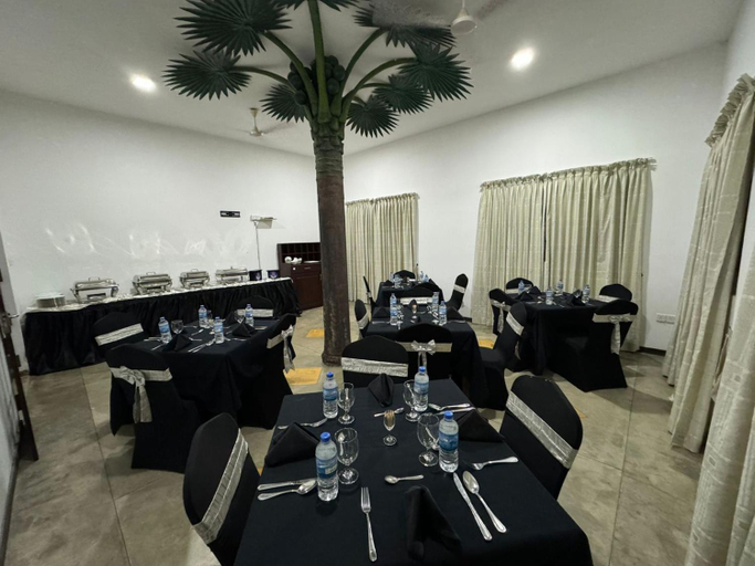 Food & Drinks 5, Palazzo Hikkaduwa, Hikkaduwa
