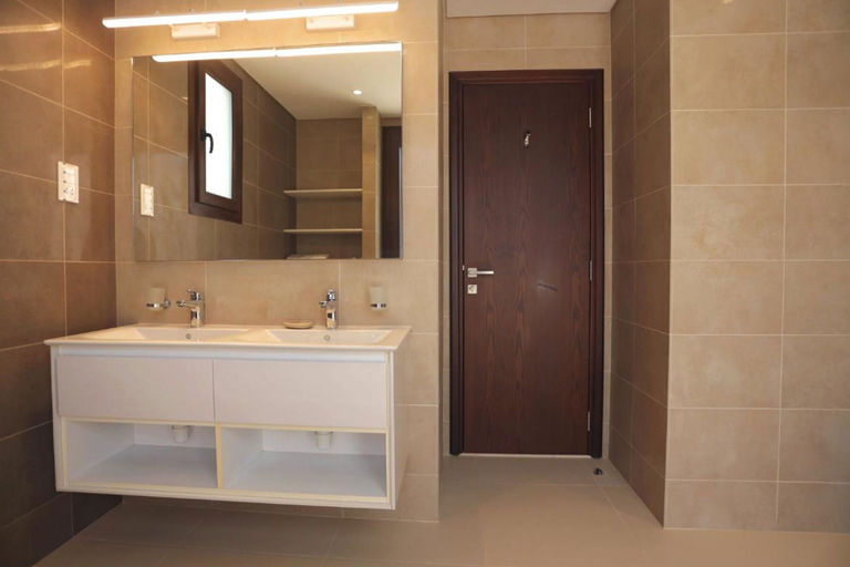 Room 4, Peaceful 2-bedroom Pool Escape, Taqah