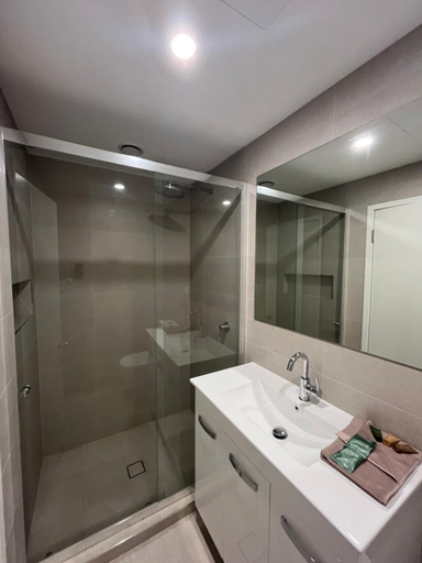 Bathroom 4, Woolpack Hotel, Sydney