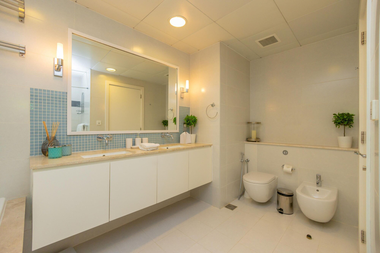 Room 3, Sophisticated 1BR Palm Apt w Beach Access, Dubai