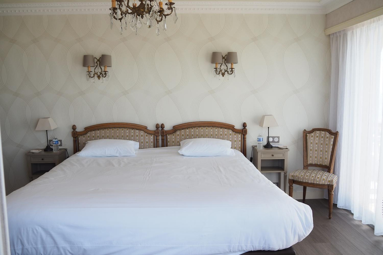 Bedroom 2, Hotel Primavera, Charente-Maritime