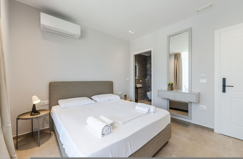 Room 5, Luxury Studio With Free Parking, Sarandës