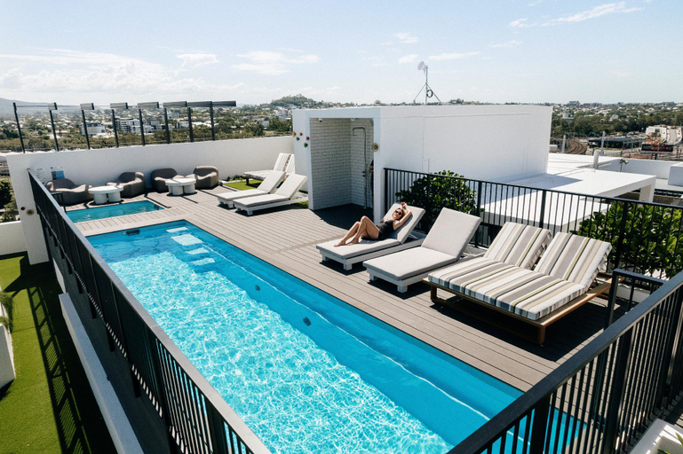 Sport & Beauty 3, Rambla @ Perry House, Bowen Hills