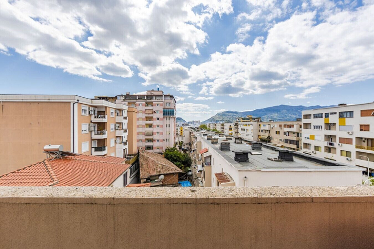 Room 2, Modern Apartment With Scenic Views Earthy Vibes, Shkodrës