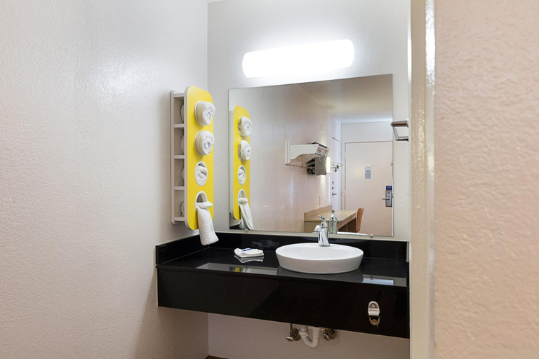 Bathroom 4, Motel 6 Mcallen Tx, Hidalgo