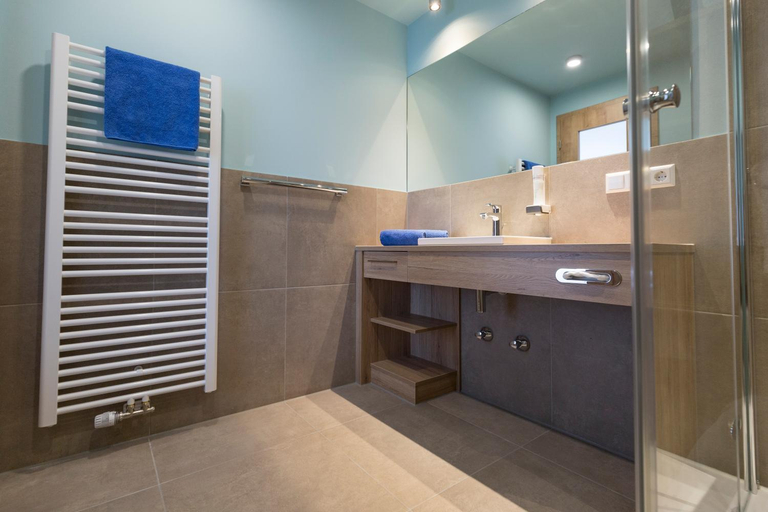 Bathroom 5, Landgasthof Zahn, Neu-Ulm