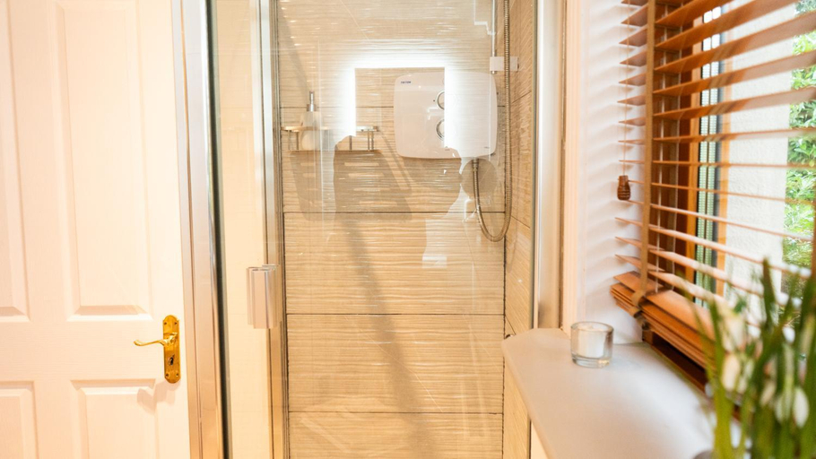 Bathroom 4, The Lodge at Bodenlodge Unique & Private, Dublin