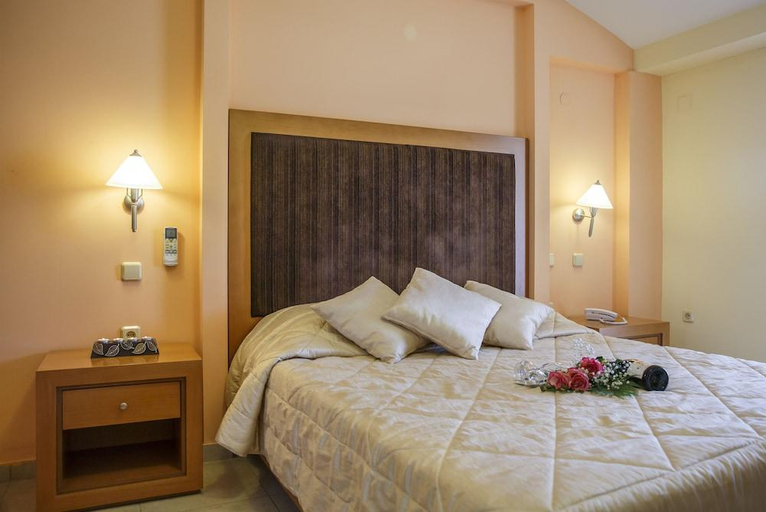 Bedroom 2, Hotel Tolo, Peloponnese