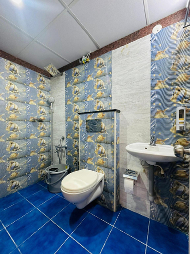 Bathroom 3, Mystay Suites, Bangalore