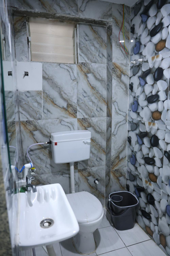 Bathroom 2, Hotel Aaram Kalupur, Ahmadabad