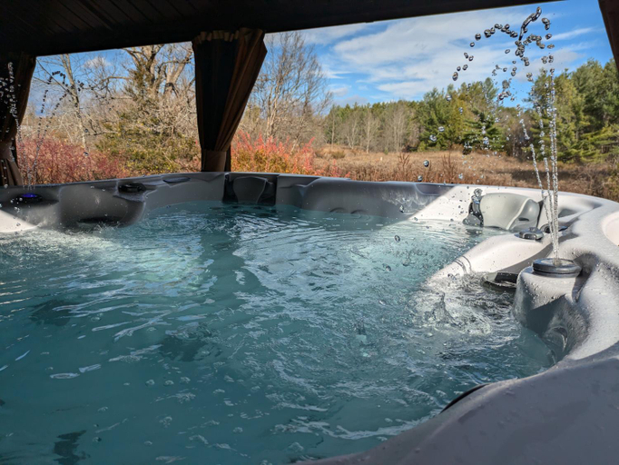 Sport & Beauty 2, The Nest in the Forest Bed and Breakfast (Hot tub and Sauna), Peterborough