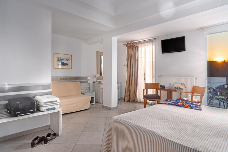 Bedroom 2, Hotel Lido Thassos, East Macedonia and Thrace