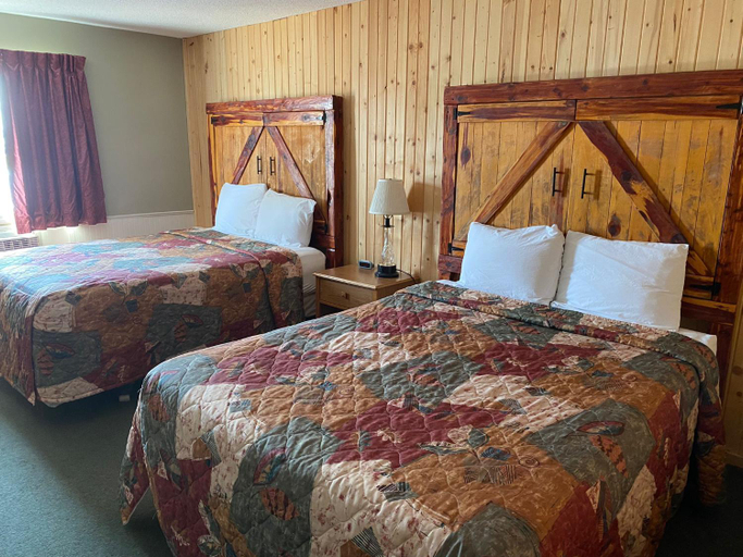 Bedroom 5, Celebrity Inn, Page