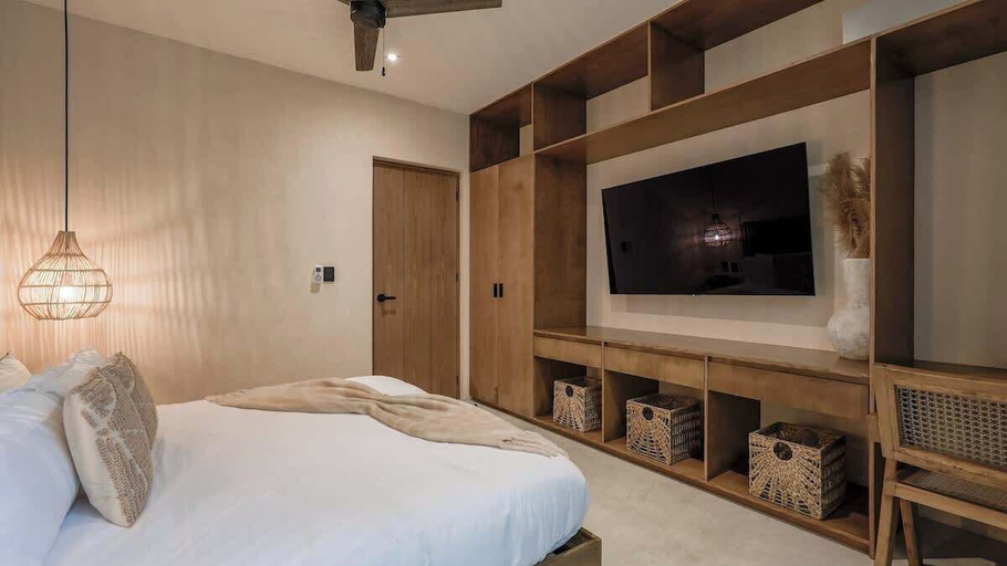 Room 2, Hidden Gem With Private Pool and Rooftop Terrace, Cozumel