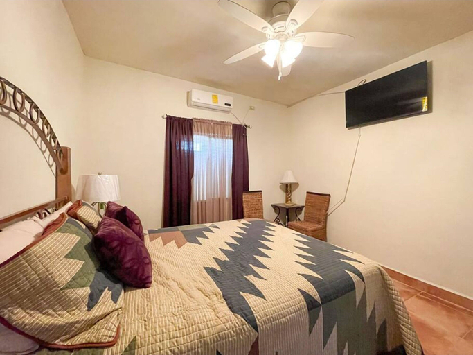 Room 4, Homely Mexican Accent Apartment 2, Puerto Peñasco