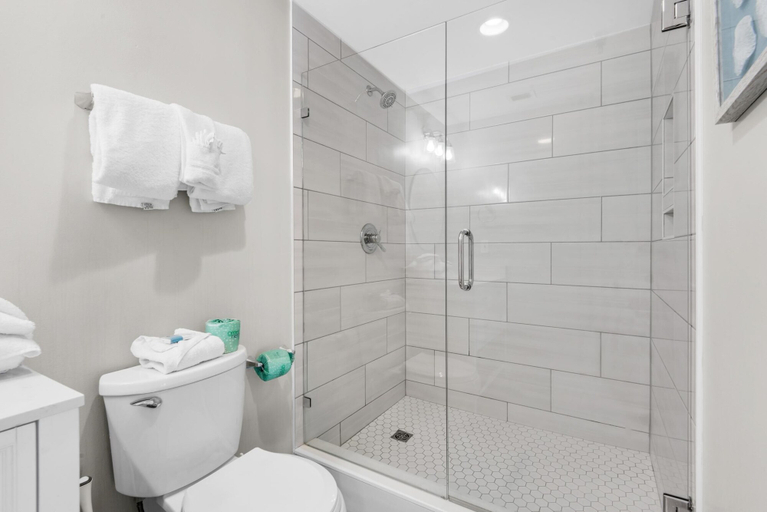 Bathroom 4, Emerald Isle Unit 206, Escambia