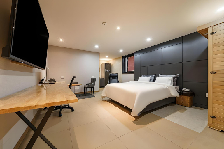 Bedroom 3, Suwon City Hall Stn Soseol Smith Hotel, Suwon