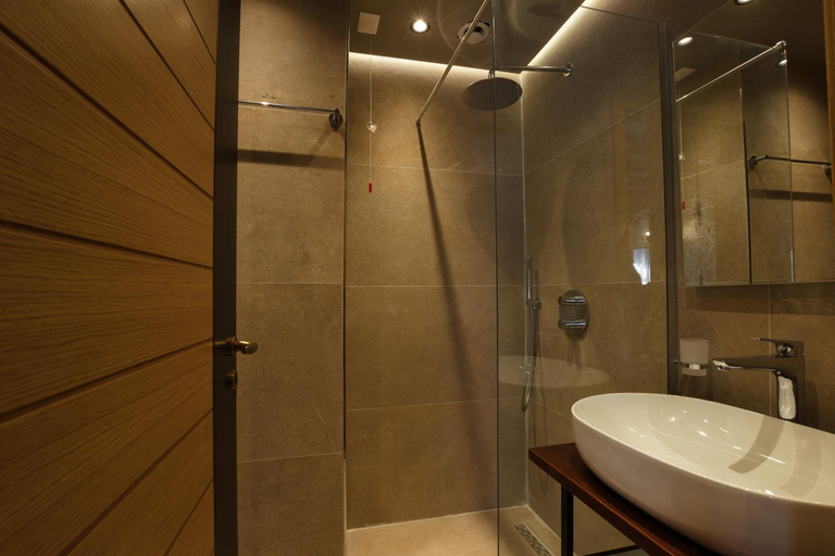 Bathroom 2, Furra Hotel, Gjirokastrës