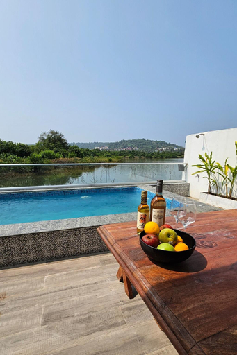 3, Chic 3BHK w Pvt Pool & Fieldview: BluJam Villa, North Goa