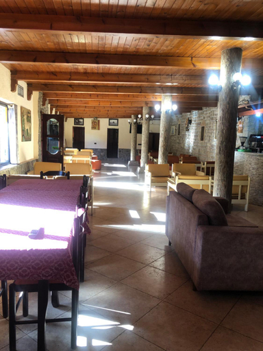 Others 5, Hotel Xhej, Mirditës
