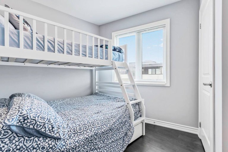 Room 5, Blue Mountains 3BR Getaway Near Trails Beach, Lake Hurron