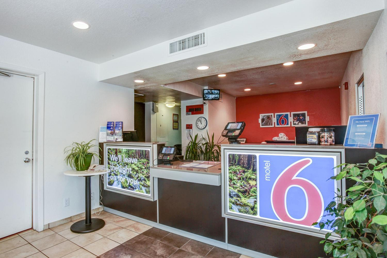 Public Area 2, Motel 6 Grants Pass, OR, Josephine