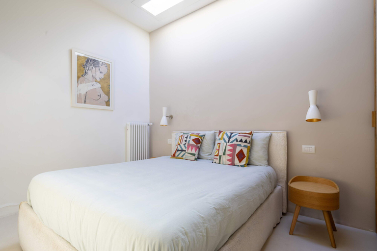 Room 2, w Amazing 2BR in Centric in Florencia, Florence