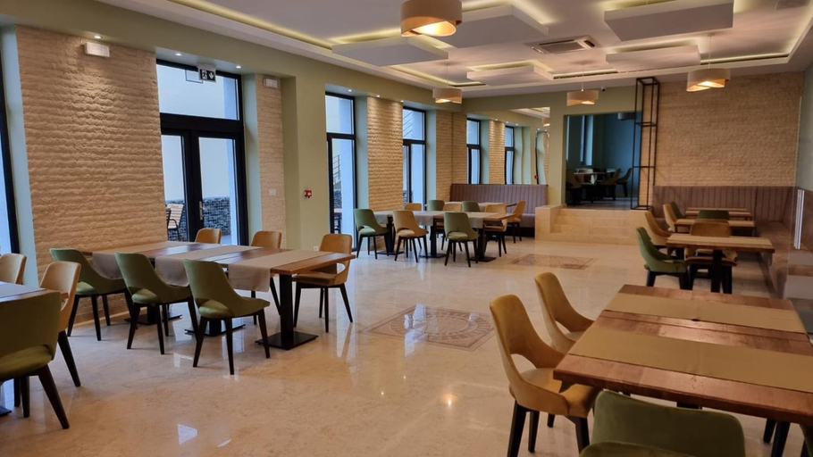Food & Drinks 4, Hotel Padesul, Faget