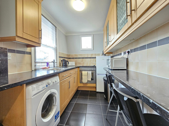 Others 3, Charming 2 Bedroom Flat in Paddington, London